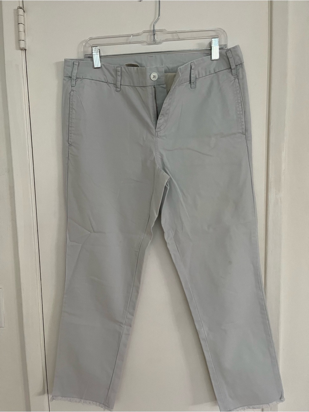 Women's Cropped Ankle Pants in Light Gray